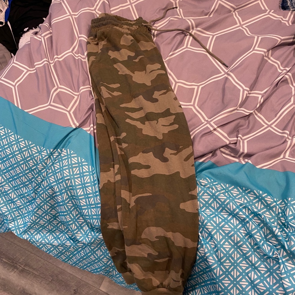GARAGE Camo Sweatpants